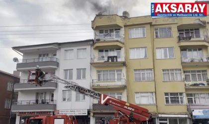 Çatı katındaki kömürlükte yangın paniği