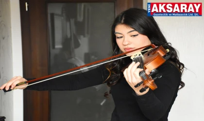 HENÜZ 14 YAŞINDA  Keman sanatçısı Ceren, adını dünyaya duyuruyor