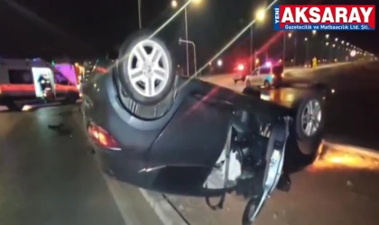 Kadın sürücüler kavşakta çarpıştı