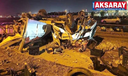 Konya yolunda şiddetli çarpışma: 1'İ AĞIR 4 YARALI