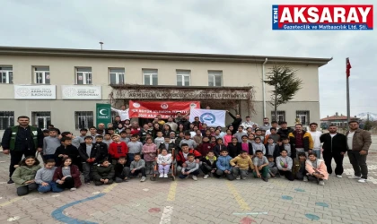 Üniversiteli öğrenciler okullara sosyal sorumluluk alıyorlar