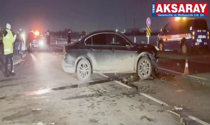 2 YARALI Otomobille çarpışan minibüs şarampole takla attı