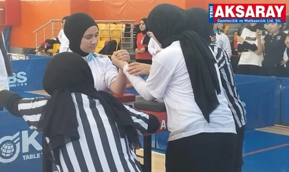 AKSARAY’DA BİLEK GÜREŞİ Genç yetenekler gücünü sergiledi