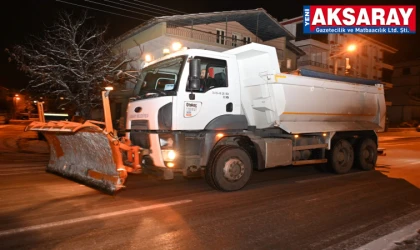 Gece boyu kar ve buzlanma mesaisi