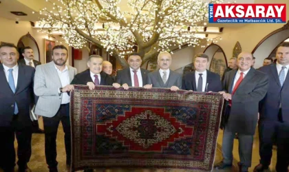 Halı takdim geleneği unutulmadı
