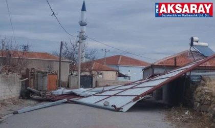 Ozancık Köyü’nde çatı uçtu