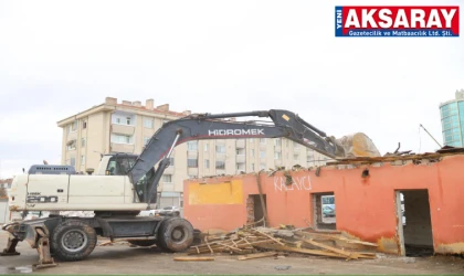 BİR DEVRİN SONU Salı Pazarı Arzuhalcileri yıkılıyor