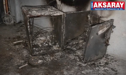 BUZDOLABI DEPOYU KÜLE ÇEVİRDİ İş hanında yangın paniği
