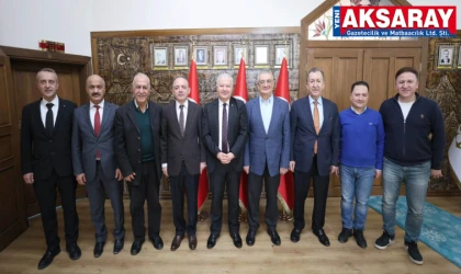 Eski vali Pekmez hayırlı olsuna geldi