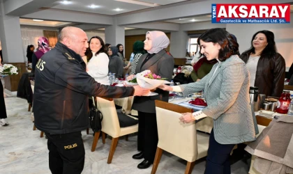 EMNİYET MÜDÜRÜ DEMİR’DEN Kadın personele jest