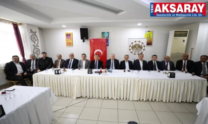 Resmi bayramlaşmada gönüller birleşti