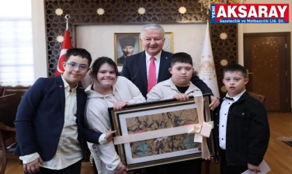 VALİLİKTE "+1" NEŞESİ Özel misafirlerden anlamlı davet