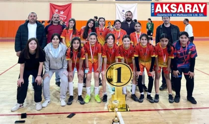 YILDIZ KIZ FUTSALA YAVUZ AMBARGOSU