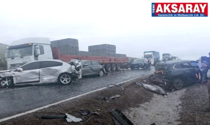 AKSARAY’DA ZİNCİRLEME KAZA  Yolcu otobüsü 10 araca çarptı, 7 yaralı