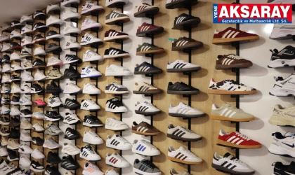 Ayakkabıcılarda kışlıklar raftan kalktı, yazlıklar geldi