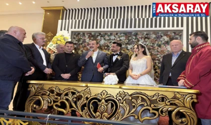 DİLAN VE FATİH DÜNYA EVİNE GİRDİ Siyaset ve protokolü buluşturan düğün