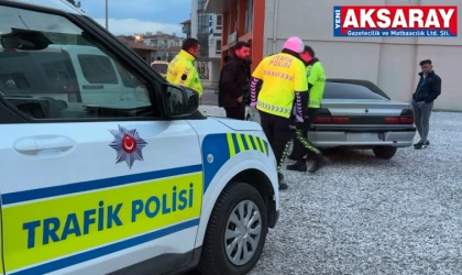  KAZA YAPTI,  PLAKALARI SÖKÜP KAÇTI Yine de yakalandı