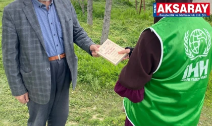 Kur’an-ı Kerim meali dağıtıldı