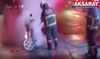 Seyir halindeki motosiklet alev topuna döndü