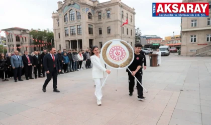19 Mayıs Coşkusu çelenk sunumuyla başladı