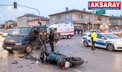 KAVŞAKTA FECİ KAZA  18 Yaşındaki genç ağır yaralandı