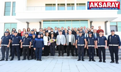BELEDİYENİN YENİ BİNASINDA İLK MESAİ Çiçeklerle karşılandı