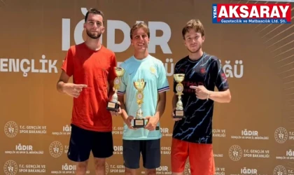 Kayısı Tenis Kupasında Aksaray kürsüde