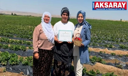 AK PARTİLİ KADINLARDAN  Tarlada üye ziyareti