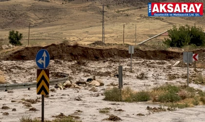 Ankara yolunu sel bastı, yol trafiğe kapatıldı