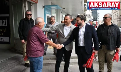 Binlerce Türk bayrağı dağıtıldı