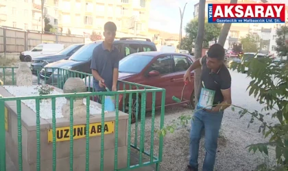 ÇEVRECİ GENÇLERDEN ÖRNEK DAVRANIŞ  Uzun Baba Türbesini boyadılar