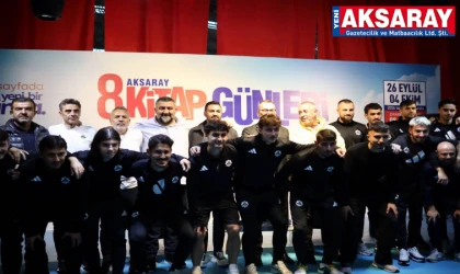 Futbolun sevilen isimleri Kitap Günleri’nde futbolseverlerle buluştu