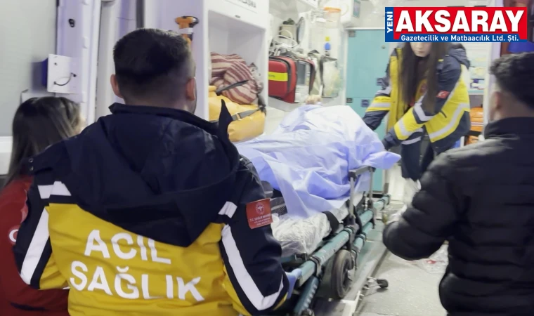 ARKADAŞINI BIÇAKLA AĞIR YARALADI Biri hastaneye diğeri cezaevine gitti