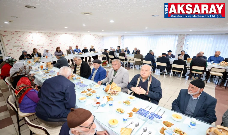 Gönül Sofrasının baş tacı ulu çınarlar
