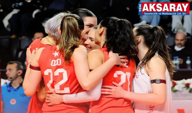 KUZEYBORU LİDER KARŞISINDA TUTUNAMADI: VAKIFBANK 3 PUANI 3 SETLE ALDI