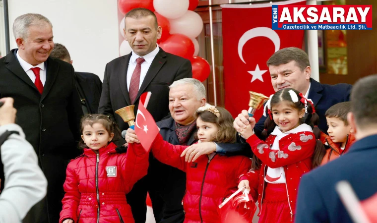 Tatil dönüşü ilk ders zilini birlikte çaldılar