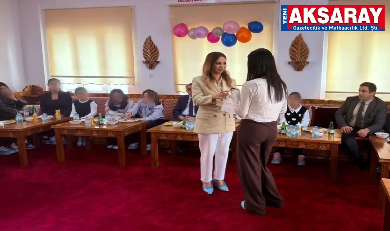 ÇOCUKLARA BAYRAM SÜRPRİZİ: Saat hediye edildi