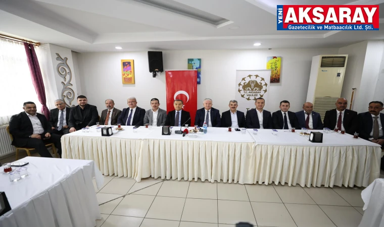 Resmi bayramlaşmada gönüller birleşti