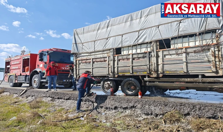 Sıkışan balata kamyonun lastiğini yaktı