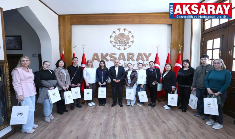 Gagauz Türkleri Valilik makamında