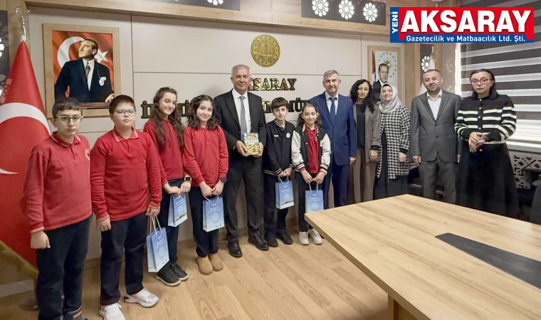 GELECEĞİN YAZARLARI YETİŞİYOR İmam Hatip öğrencilerinden kitap takdimi