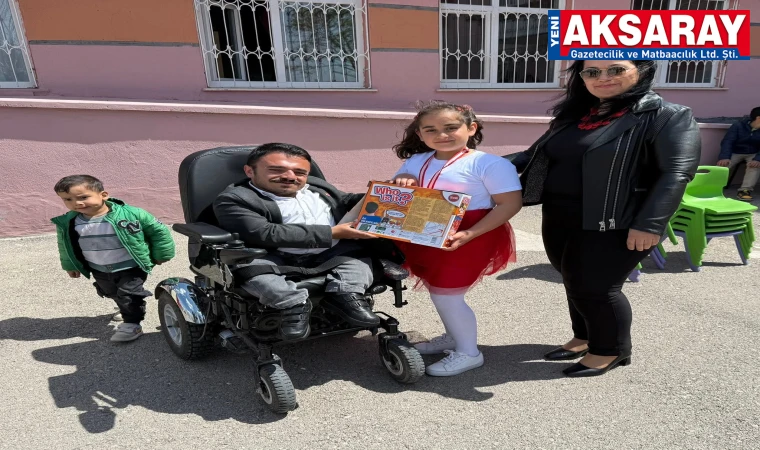 Muhtardan başarılı öğrencilere ödül