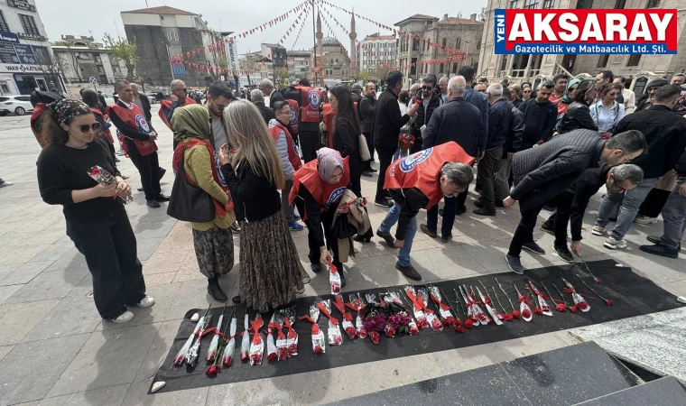 Sendikalar kırmızı karanfil bıraktı