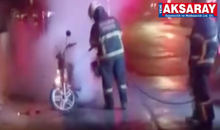 Seyir halindeki motosiklet alev topuna döndü