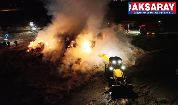 Tonlarca saman balyası alev alev yandı