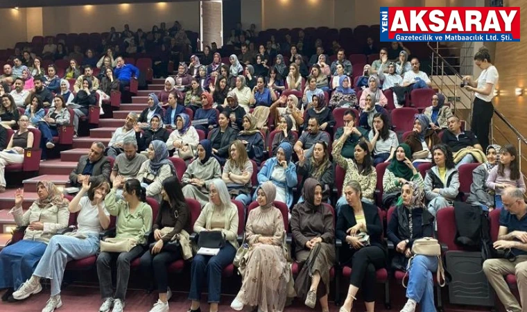 EĞİTİCİ KONFERANS: "Ödül ve övgü çocuğa zarar veriyor"