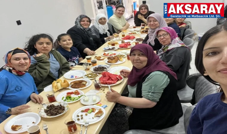 ELLER ÖPÜLDÜ, HARÇLIKLAR ALINDI, SARMAŞ DOLAŞ OLDUK Bayram kucaklaşması
