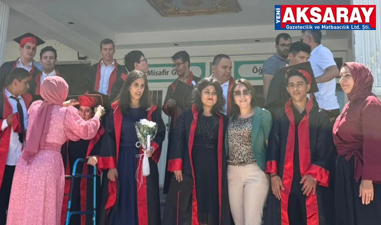 Özel gençlerin mezuniyet gururu