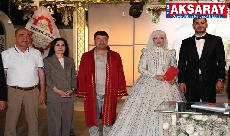 Beril ile Ahmet evlendi