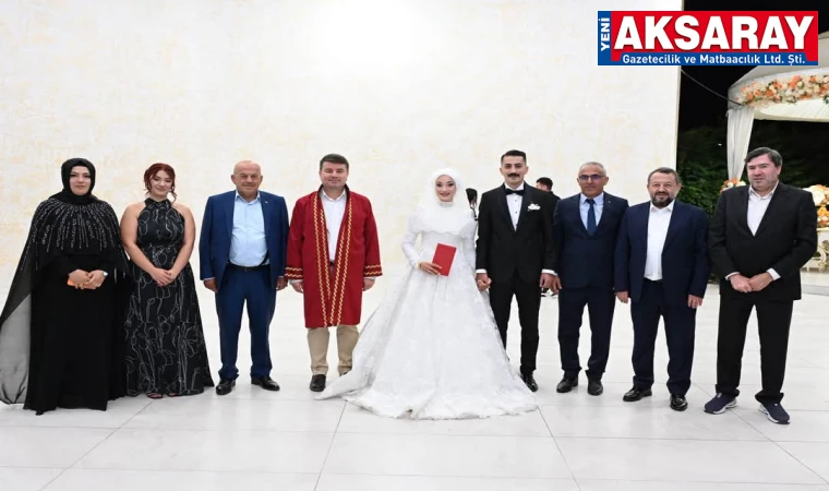 Bir günde 6 çiftin nikâhını kıydı